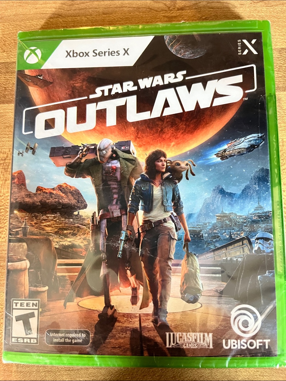 Star Wars Outlaws for Xbox Series X - Green Case by Ubisoft